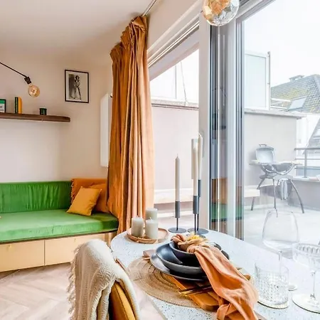 Nest - Your Cosy Penthouse 아파트