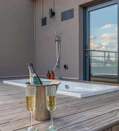 Nest - Your Cosy Penthouse *